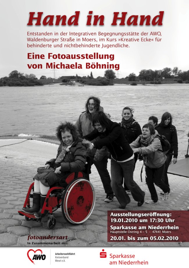 Plakat zur Ausstellung: Hand in Hand Eine Fotoausstellung von Michaela Böhning